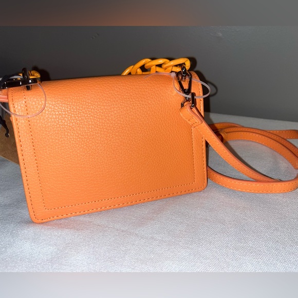 BRAND NEW ORANGE STEVE MADDEN CROSSBODY BAG - Picture 2 of 3
